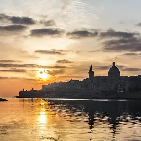 Luxe With Valletta And Harbour Views 슬리에마