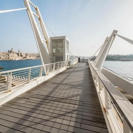 Luxe With Valletta And Harbour Views 슬리에마