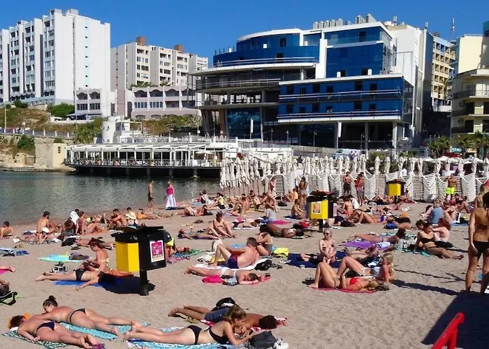 Luxe With Valletta And Harbour Views