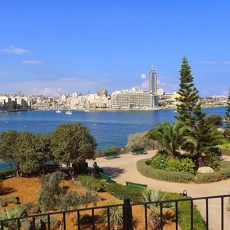 Luxe With Valletta And Harbour Views