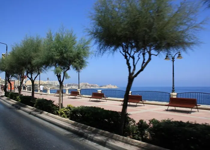 Luxe With Valletta And Harbour Views דירה