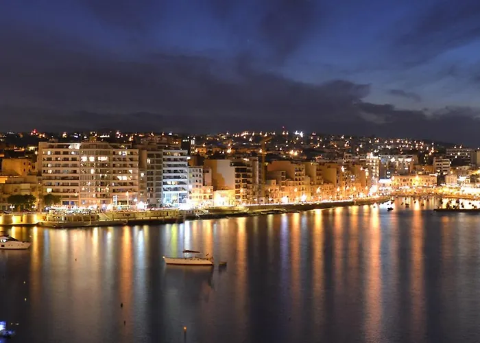 Luxe With Valletta And Harbour Views